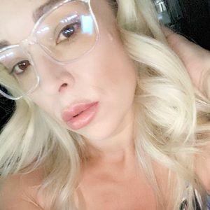 Meet your Posher, Ivory